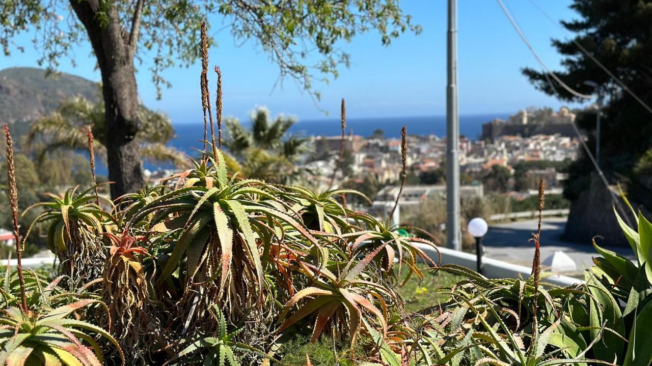 Villa La Milanina Lipari  Eksteriør bilde