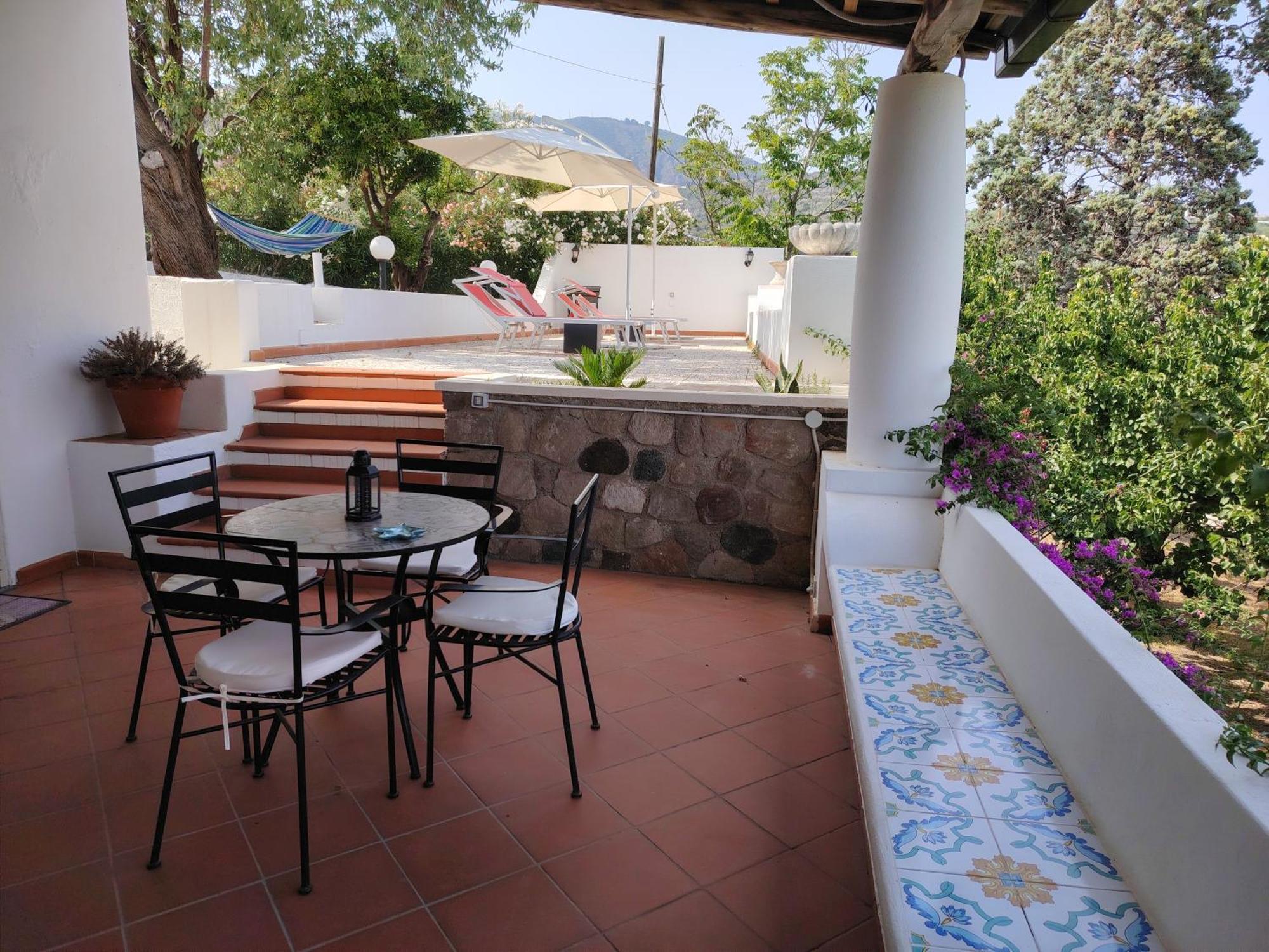 Villa La Milanina Lipari  Eksteriør bilde
